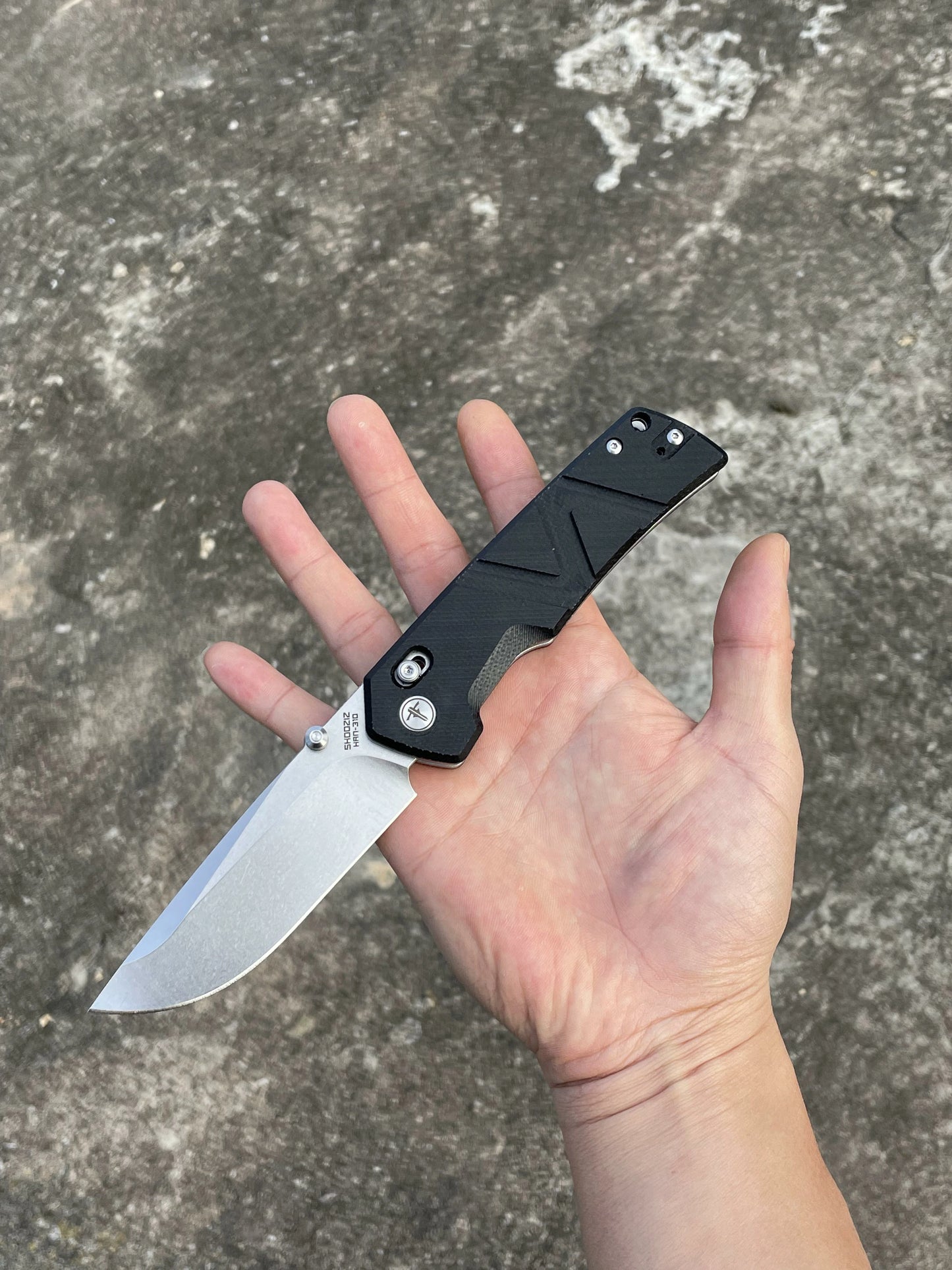 SHOOZIZ™ HAN310-BMST,Axis Lock,3.94"14C28N Steel Stonewash Blade,Black Micarta Handle