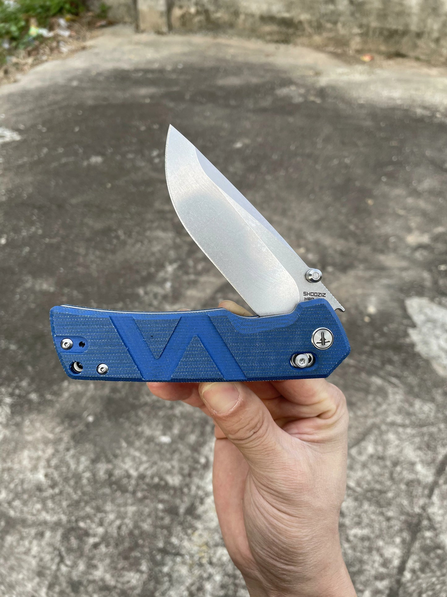 SHOOZIZ™ HAN310-LMST,Axis Lock,3.94"14C28N Steel Stonewash Blade,Blue Micarta Handle
