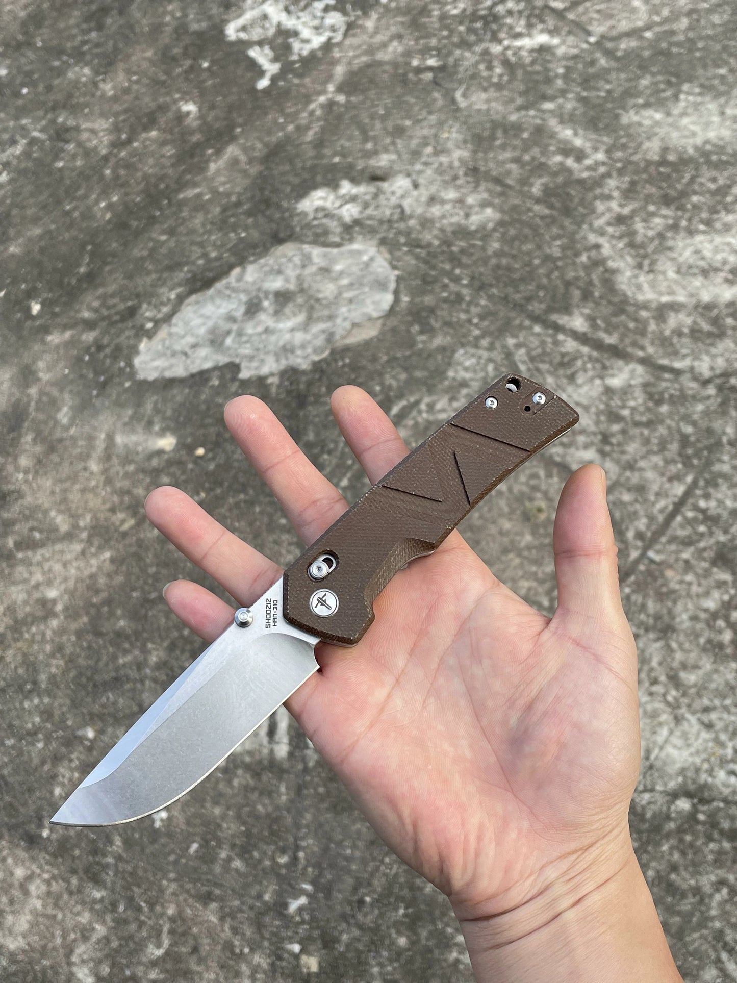 SHOOZIZ™ HAN310-bMST,Axis Lock,3.94"14C28N Steel Stonewash Blade,Brown Micarta Handle