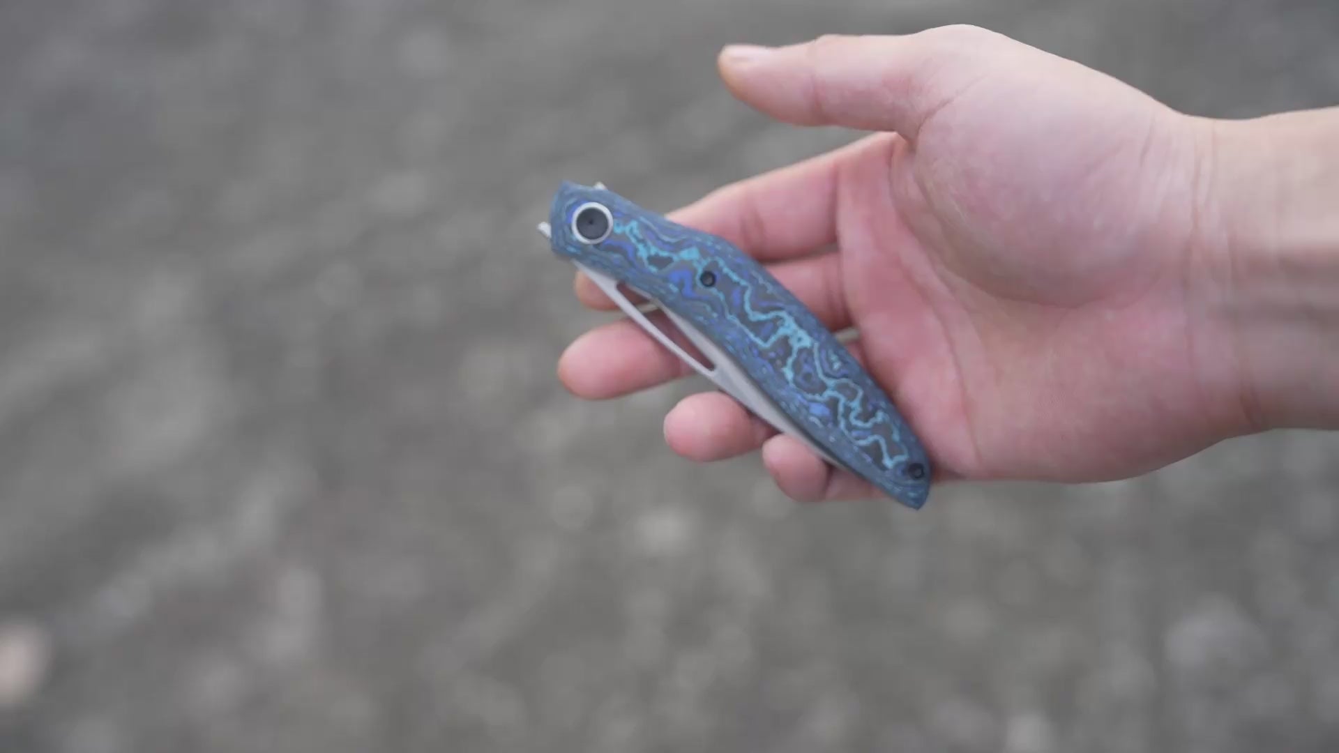 SHOOZIZ Garsia LCS - M390 Steel, Carbon Fiber & Blue Titanium