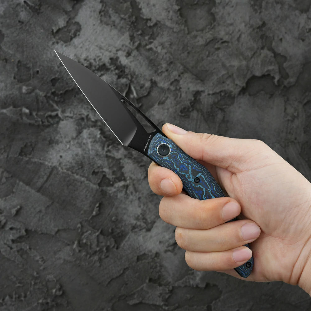 SHOOZIZ Garsia-LCB everyday carry knife, carbon fiber handle, black PVD M390 blade, titanium clip, 60 HRC hardness